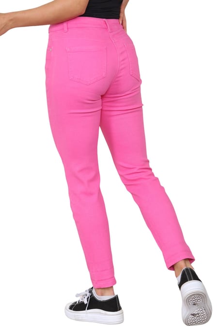 Vaqueros Mom de talle alto y pernera recta cónica de M&Co para mujer en rosa - Image 2