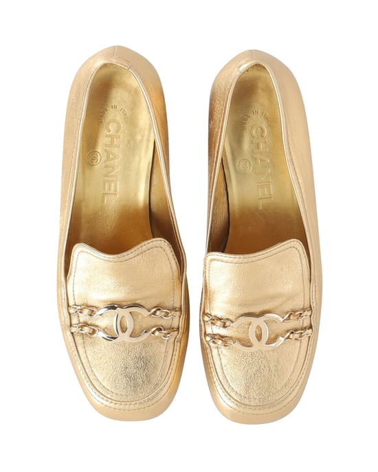 Chanel Chain CC Logo Loafers in Gold Leather - Image 4