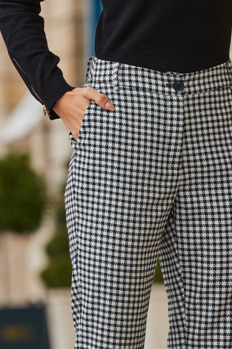 Black & White Dogtooth Print Tapered Leg Trousers