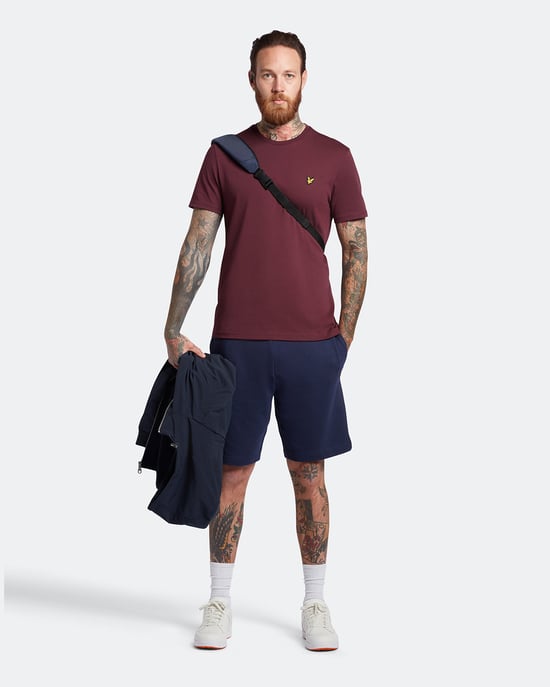 Lyle & Scott Plain T-Shirt in Burgundy - Image 2