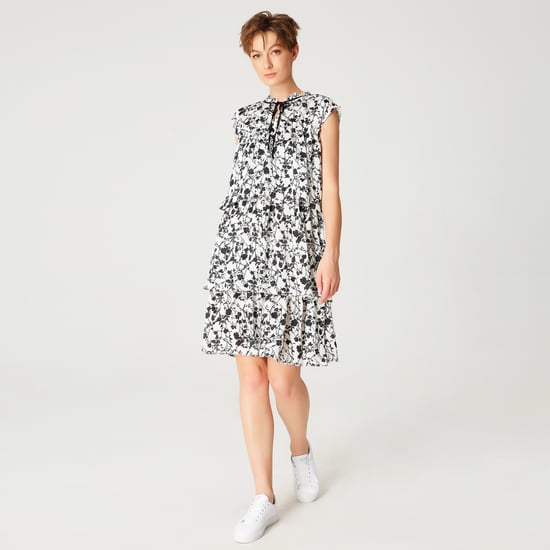 Short dress with ruffles and floral print - Image 1