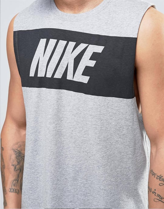 Nike Camiseta Sin Mangas Con Logo Retro En Gris - Image 3