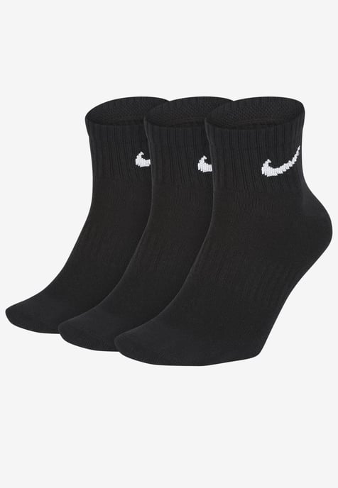 Nike Dry Cushion Everyday 3 pares de calcetines tobilleros en negro - Image 1