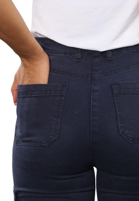 MYT Pantalones Cargo Chino Tobilleros para Mujer en Azul Marino - Image 5