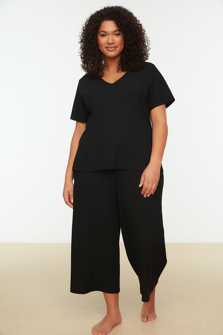 Trendyol Women's V Neck Plus Size Pajamas Set - Image 3
