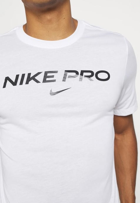 Camiseta Nike Pro Dri Fit para hombre en blanco - Image 4