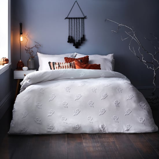 The Linen Yard Ghost Tufted Halloween Duvet Cover Set