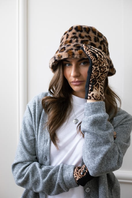 Leopard Plush Print Bucket Hat & Gloves Set