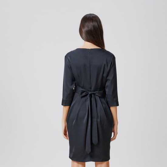 Pegged dress with pleats - Image 6