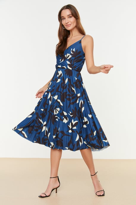 Trendyol Women's Crossover Skater Midi Dress - Image 4