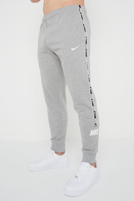Nike Joggers de polar con puños y logo repetido en gris para hombre - Image 3