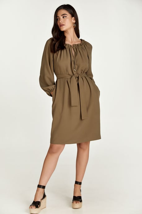 Vestido color oliva con cinturón y bolsillos - Image 1