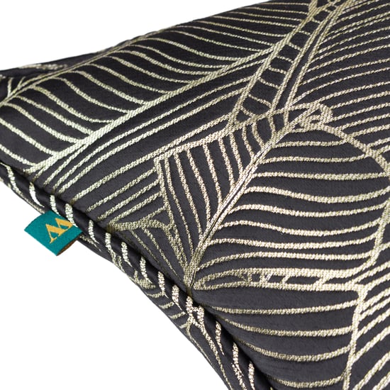 Funda de Cojín de Satén Jacquard Bordada Wylder Tropics Seymour con Piping - Image 3