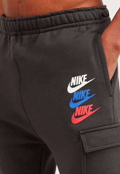 Chándal con cuello redondo Standard Issue de Nike para hombre en gris humo oscuro - Image 6