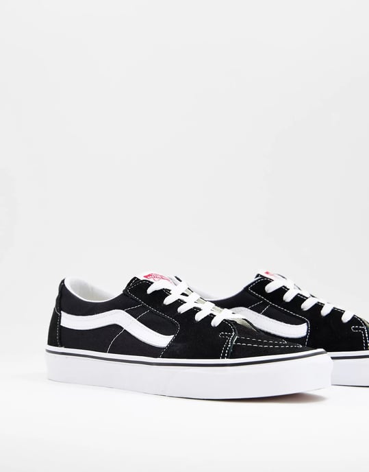 Zapatillas Vans Sk8-Low para mujer en negro - Image 1