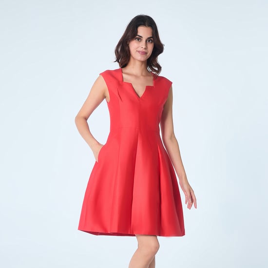 Fit-and-flare satin short dress square V neckline - Image 1
