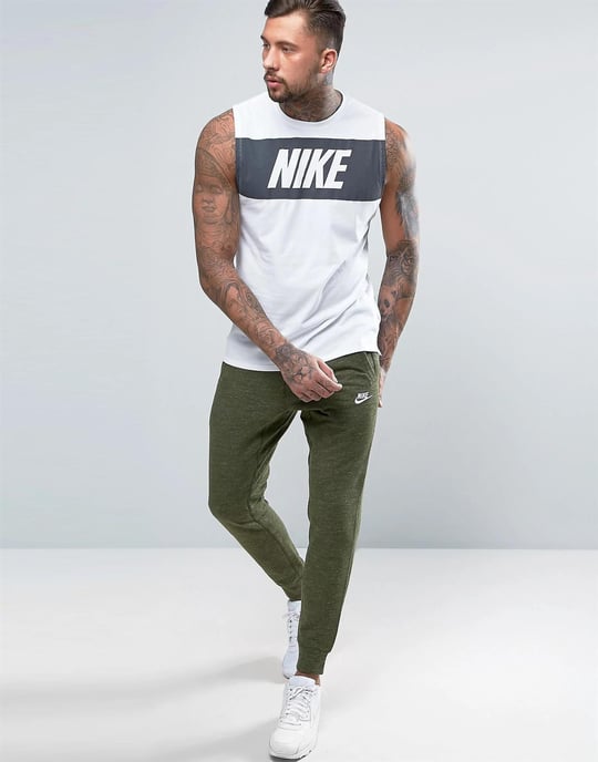 Nike Camiseta Sin Mangas Con Logo Retro En Blanco - Image 4