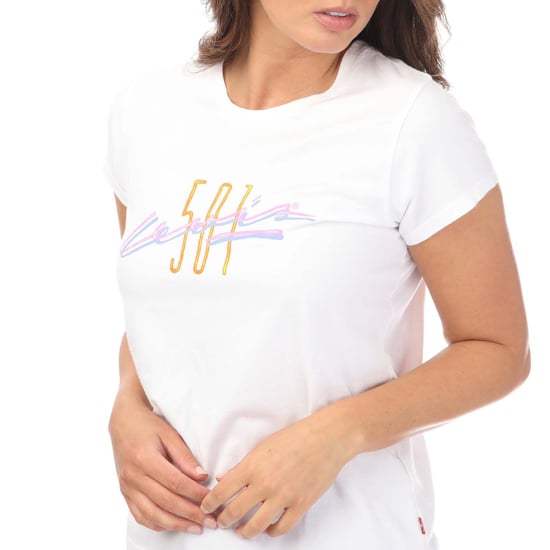 Camiseta Gráfica Auténtica de Levis para Mujeres en Blanco - Image 3