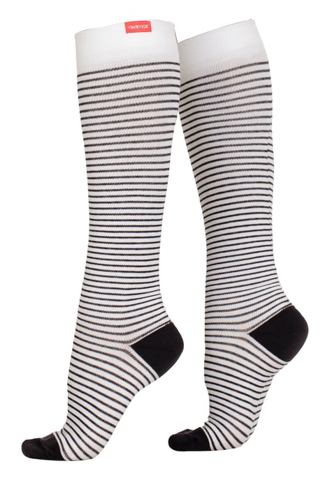 VIM&VIGR - Calcetines de compresión graduada para pantorrilla ancha 30-40 mmhg para hombre y mujer - Crema y negro - Image 1