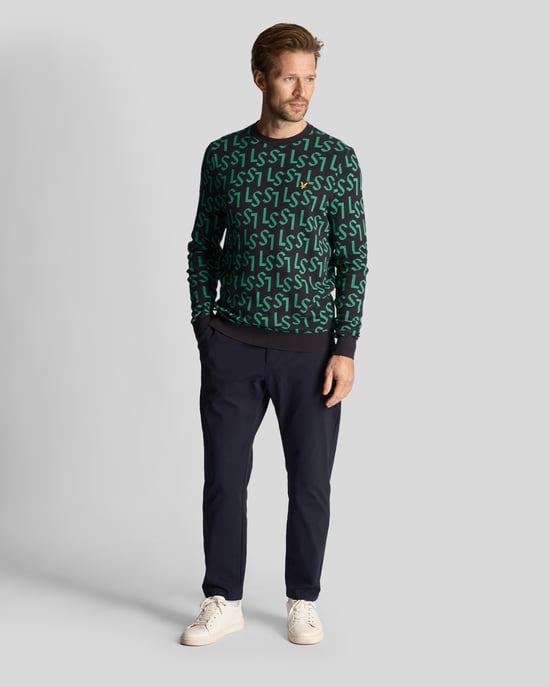 Lyle & Scott Men's Golf Monogram Knitted Crew Neck Jumper in Navy - Image 2