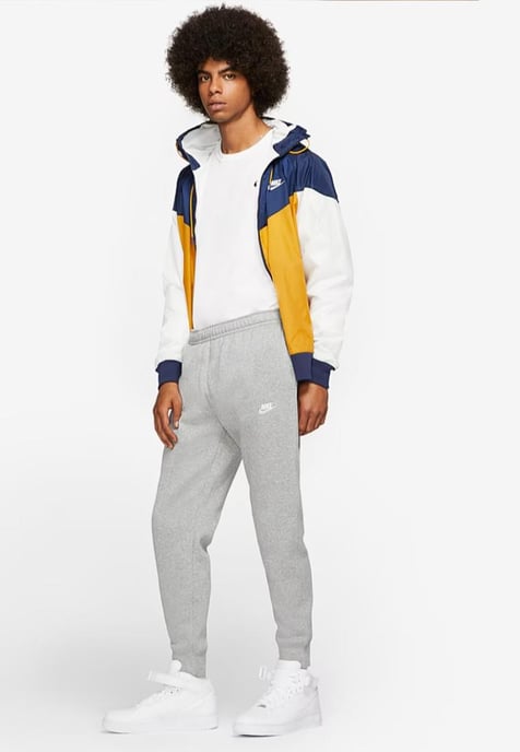 Joggers Nike Sportswear Club Fleece Grises - Image 6