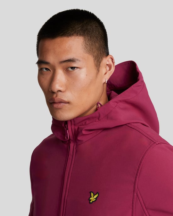 Chaqueta softshell con parte trasera de polar en color burdeos intenso con la marca Lyle & Scott - Image 4