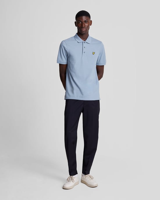 Polo azul confeccionado a mano con logo en el pecho de Lyle & Scott - Image 2