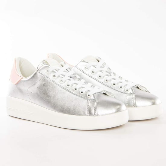 Zapatillas clásicas plateadas Guess para mujer - Image 1
