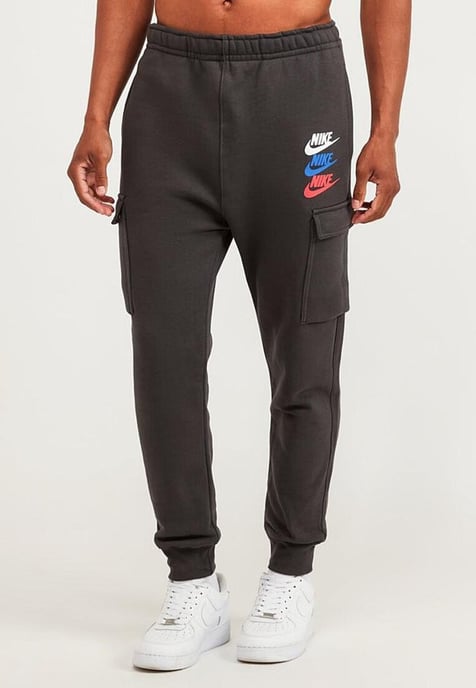 Chándal con cuello redondo Standard Issue de Nike para hombre en gris humo oscuro - Image 4