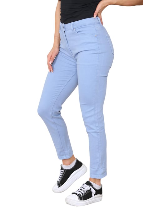 Vaqueros Mom de talle alto y pierna recta cónica para mujer de M&Co en azul cielo - Image 3