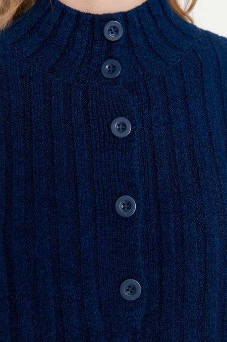 Trendyol Women's Straight Sweater - Image 4