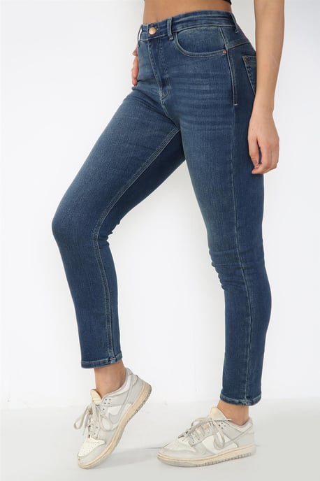 Vaqueros ajustados de cintura alta con forma mágica para mujer en azul - Image 3
