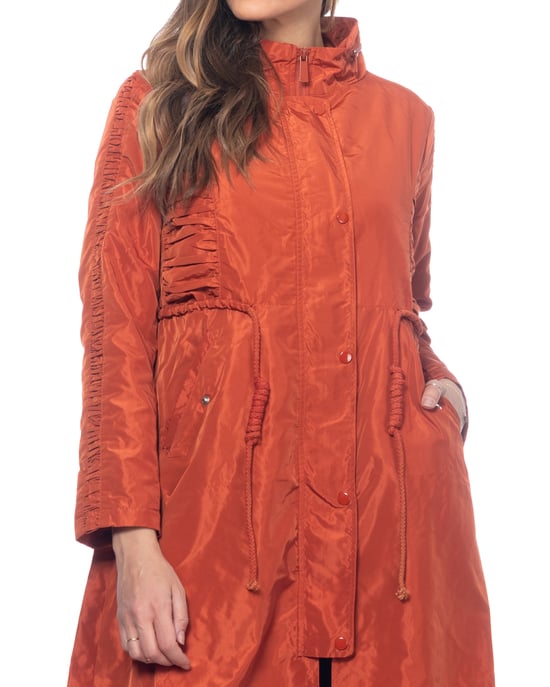 Chaqueta vaquera con adornos en la espalda - Image 3