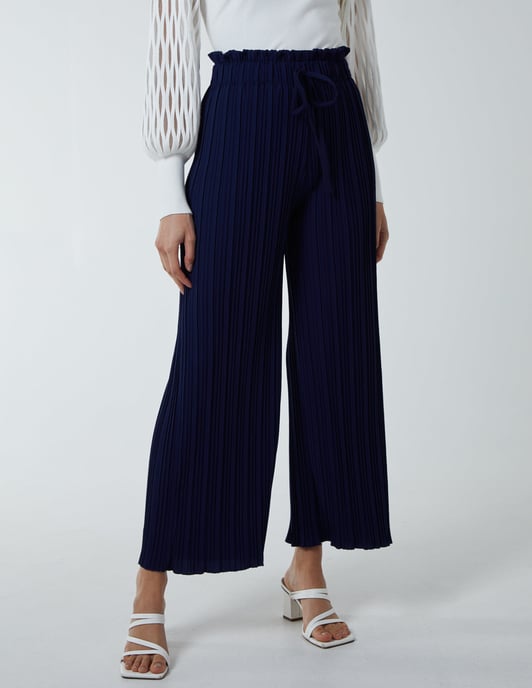Wide Leg Pleated Trousers