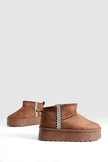 Embroidered Detail Cosy Platform Boots
