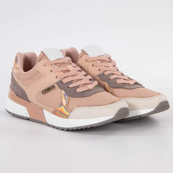 Zapatillas Guess para mujer en color nude - Image 1