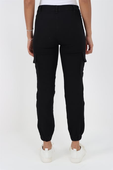 Vaqueros con puños y cintura elástica lateral para mujer en negro - Image 2