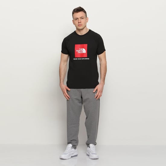 The North Face Hombre Reglan Sleeve NSE Camiseta Negra - Image 6