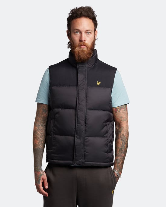 Chaleco acolchado Lyle & Scott en negro - Image 1