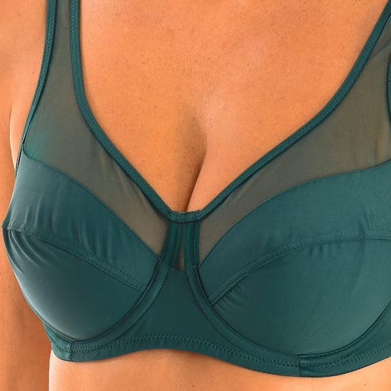 Generous 03983 women's underwire bra offers a comfortable and generous fit for greater comfort and support