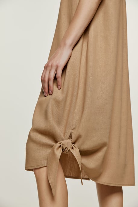 Vestido midi beige con detalle de lazo - Image 3