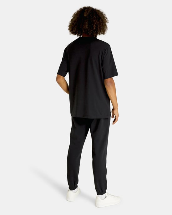 Lyle & Scott Ripple Logo Jogger in Black - Image 3