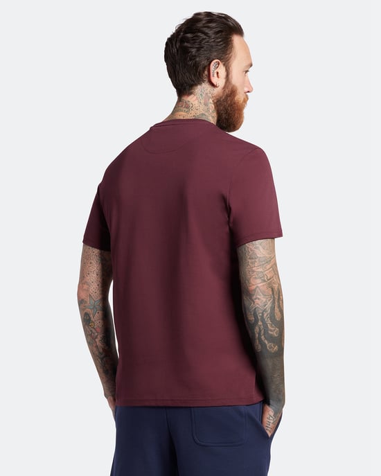 Lyle & Scott Plain T-Shirt in Burgundy - Image 4