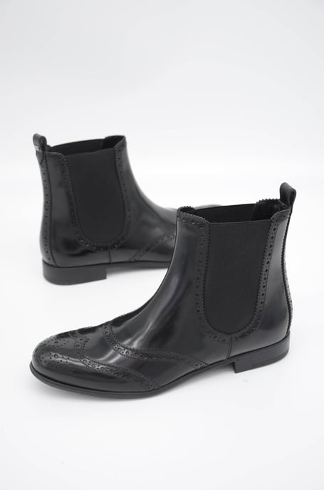 Botines planas de cuero negro Dolce Gabbana hasta el tobillo. - Image 1