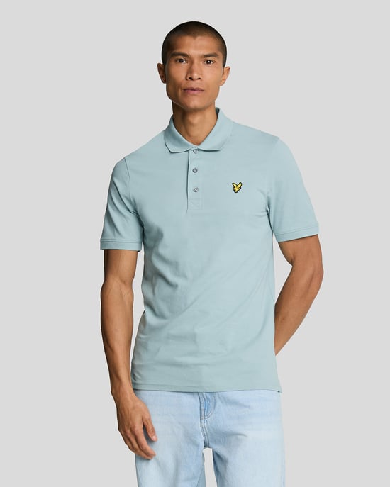 Polo azul ahumado con logo en el pecho de Lyle & Scott - Image 1