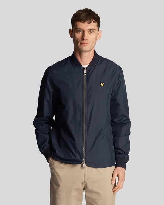 Chaqueta bomber azul marino con la marca Lyle & Scott - Image 1