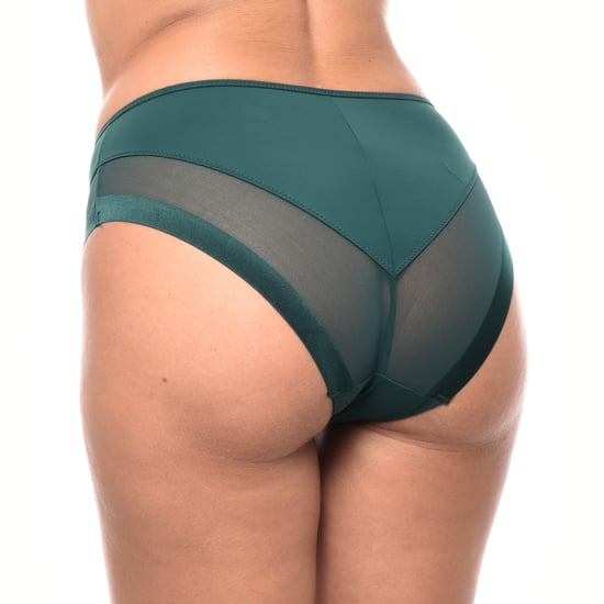 Generous elastic and breathable fabric panties 00A63 for women offers comfort and natural movement