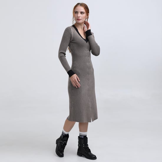 Bi-color V-neck dress - Image 3