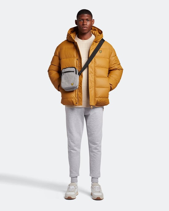 Chaqueta acolchada de goma dorada de aniversario de Lyle & Scott - Image 2