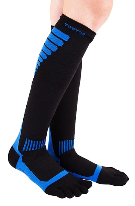 TOETOE - Calcetines Deportivos de Compresión hasta la Rodilla para Hombre y Mujer - Negro y Azul - Image 2